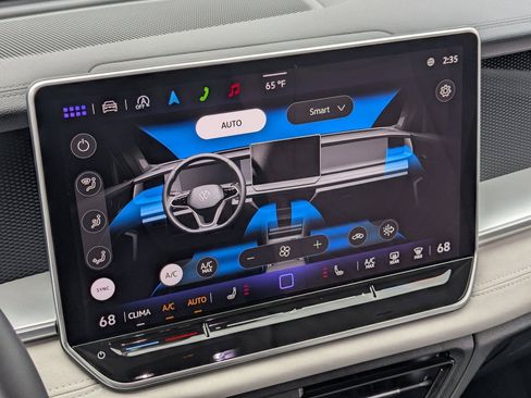 Used 2025 Volkswagen Tiguan SE FWD image 19