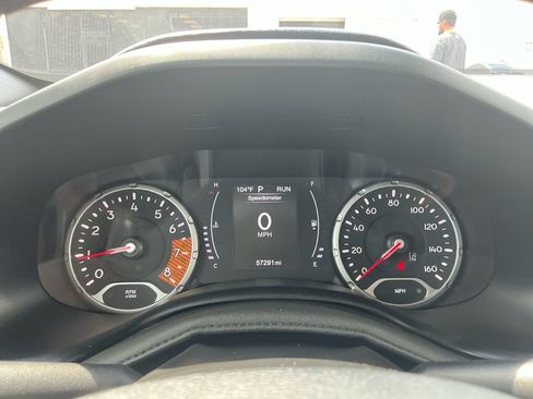 Used 2023 Jeep Renegade Latitude AWD/4WD image 19