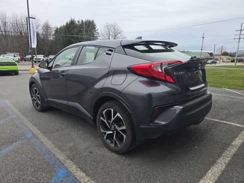 Used 2018 Toyota C-HR XLE image 6