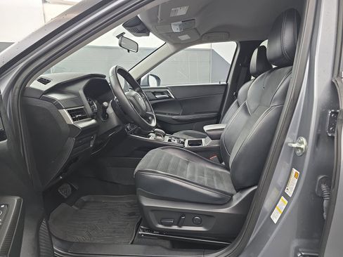 Used 2024 Mitsubishi Outlander SE image 19