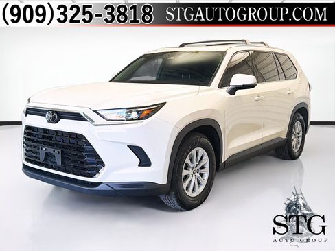 Used 2024 Toyota Grand Highlander XLE image 1