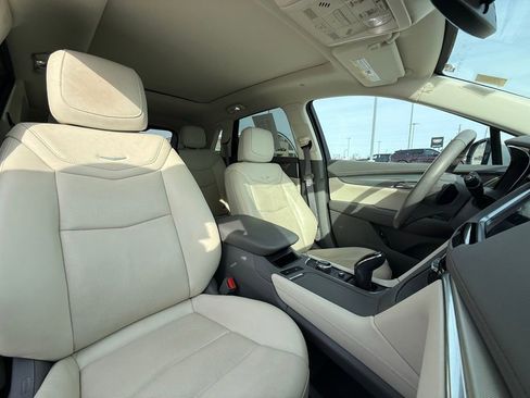 Certified 2023 Cadillac XT5 Premium Luxury w/ LPO, Floor Liner Package image 32