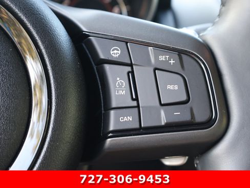 Used 2016 Jaguar F-TYPE R AWD/4WD image 21