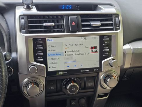 Used 2020 Toyota 4Runner SR5 Premium image 40