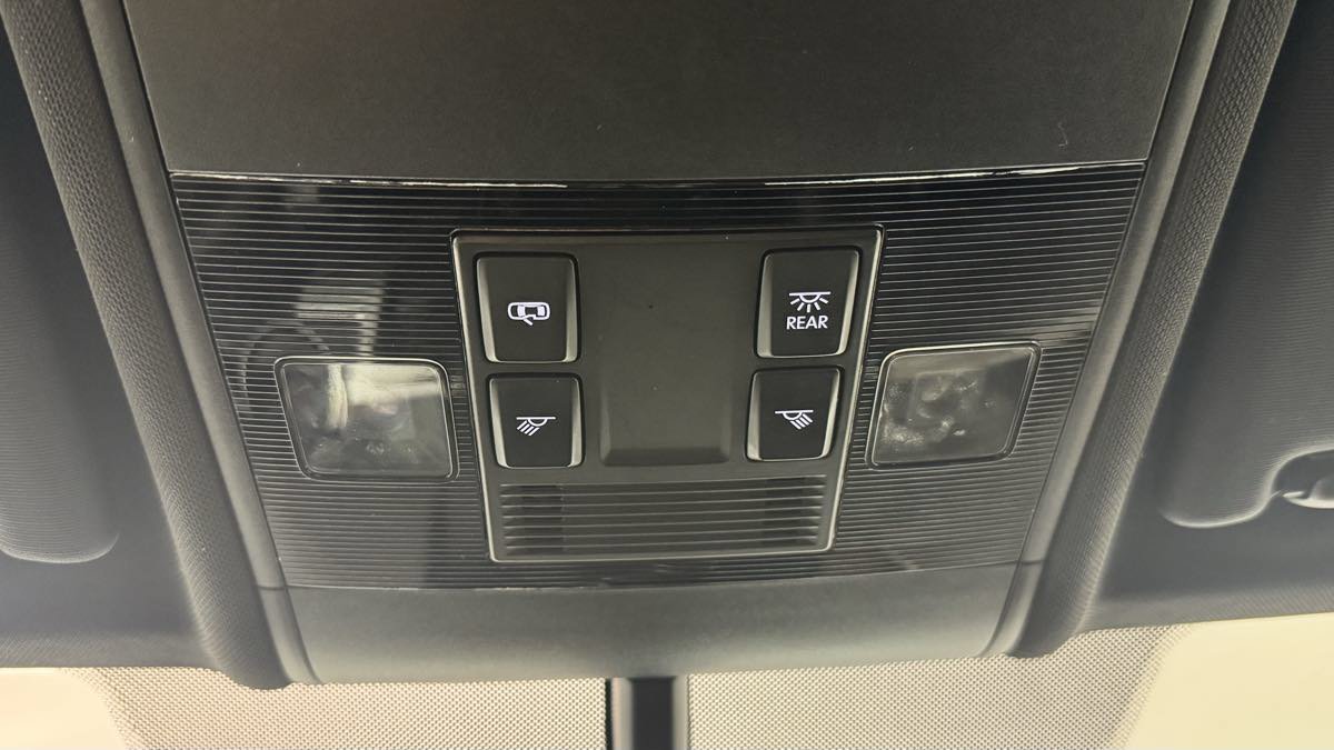Used 2021 Volkswagen Atlas Cross Sport SE FWD image 26
