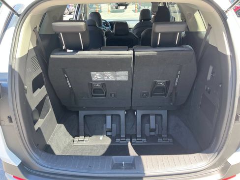 Used 2026 Kia Carnival FWD image 29