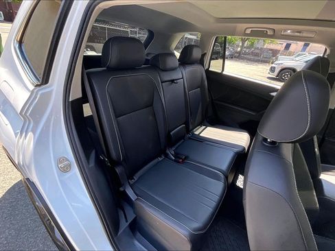 Certified 2022 Volkswagen Tiguan SE w/ Panoramic Sunroof Package AWD/4WD image 26