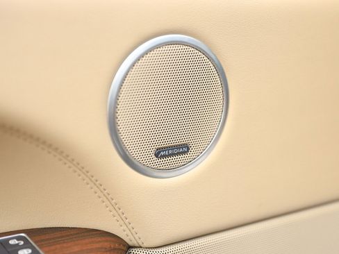 Used 2016 Land Rover Range Rover HSE image 14