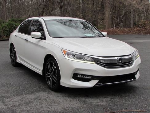 Used 2017 Honda Accord Sport Special Edition image 7