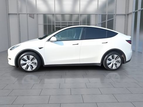 Used 2023 Tesla Model Y Performance AWD/4WD image 5