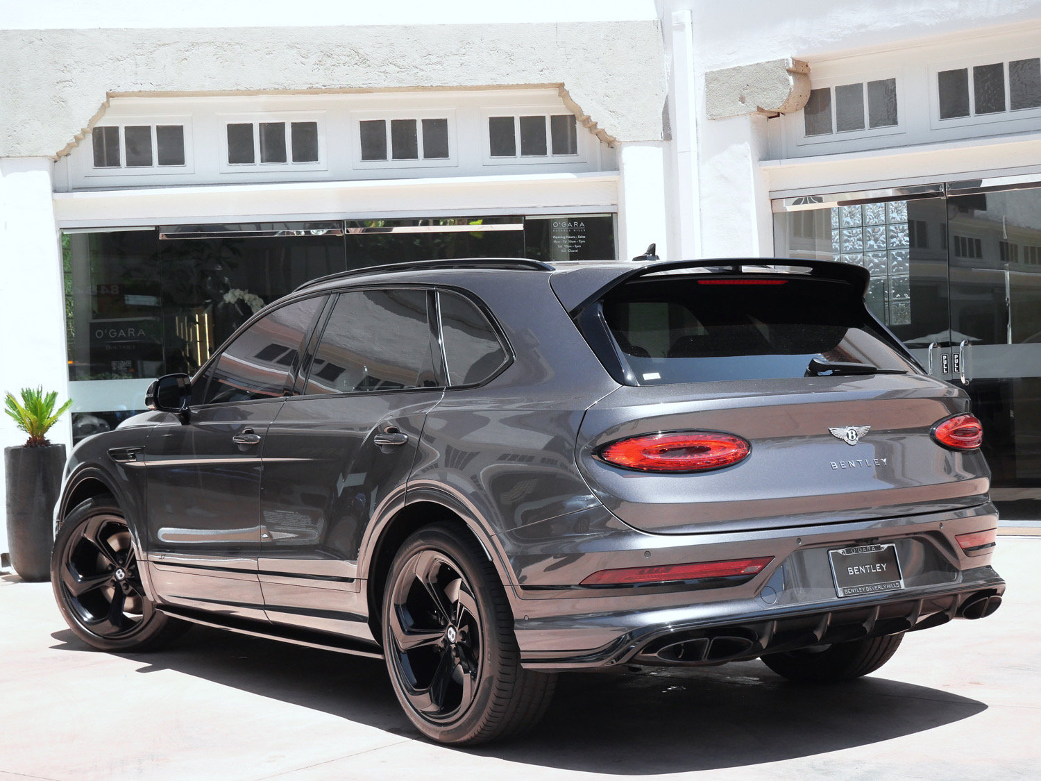 Used 2022 Bentley Bentayga AWD/4WD image 3