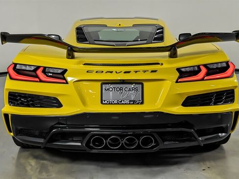 Used 2025 Chevrolet Corvette Z06 w/ Z07 Performance Package RWD image 9