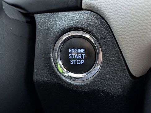 Used 2022 Toyota RAV4 XLE image 30