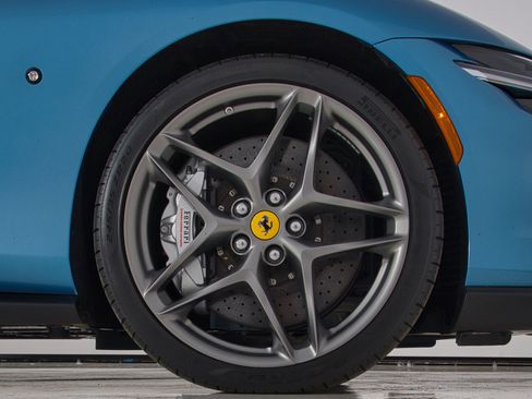 Certified 2025 Ferrari Roma Spider RWD image 22