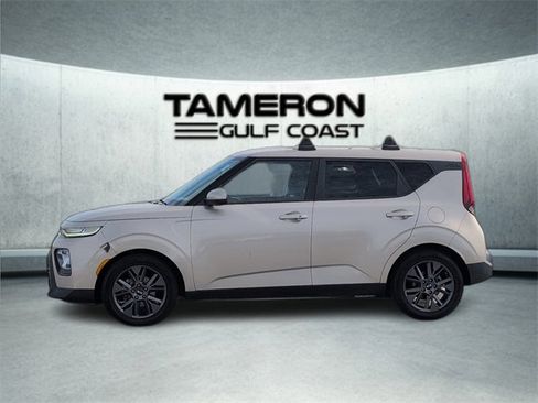 Used 2020 Kia Soul EX image 2