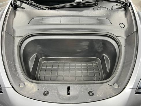 Used 2025 Tesla Model Y Long Range AWD/4WD image 26