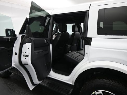 New 2026 Ford Bronco Outer Banks image 18