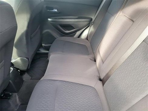 Certified 2022 Chevrolet Trax LS w/ Tint and Cruise Package image 5