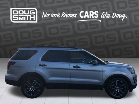 Used 2017 Ford Explorer Sport w/ Equipment Group 401A image 6