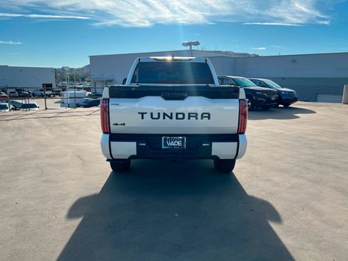 Used 2022 Toyota Tundra Platinum image 5