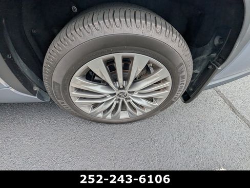 Used 2021 Toyota Highlander Platinum AWD/4WD image 10