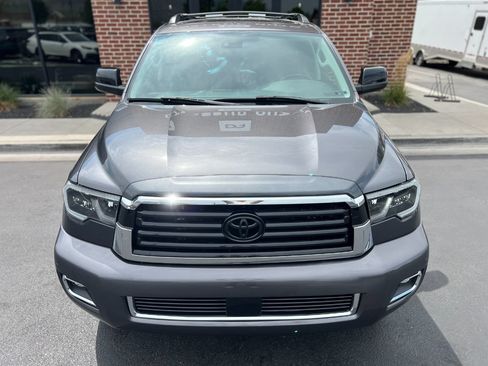 Used 2022 Toyota Sequoia TRD Sport AWD/4WD image 9