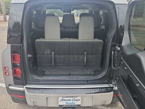 Used 2020 Land Rover Defender 110 HSE image 21