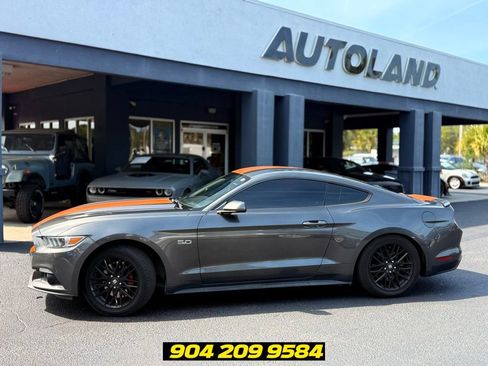 Used 2017 Ford Mustang GT RWD image 6