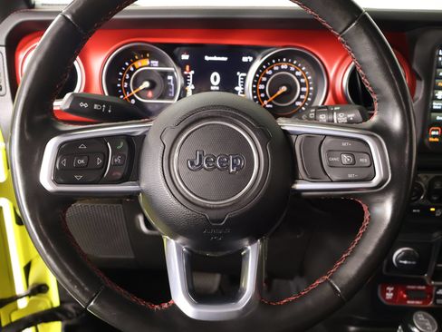 Used 2023 Jeep Wrangler Unlimited Rubicon AWD/4WD image 3