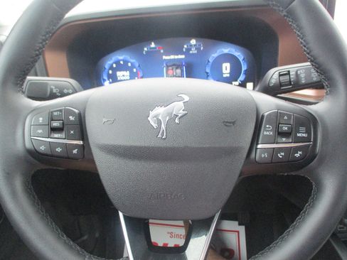 Used 2025 Ford Bronco Sport Outer Banks w/ Outer Banks Tech Package+ AWD/4WD image 11