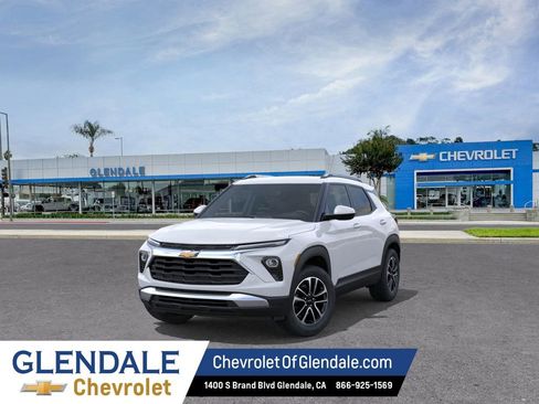 New 2026 Chevrolet TrailBlazer LT w/ LT Cold Weather Package FWD image 8