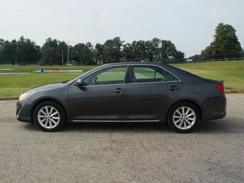 Used 2012 Toyota Camry XLE FWD image 10