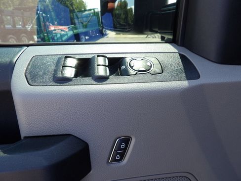 Used 2021 Ford F250 XL w/ STX Appearance Package AWD/4WD image 15