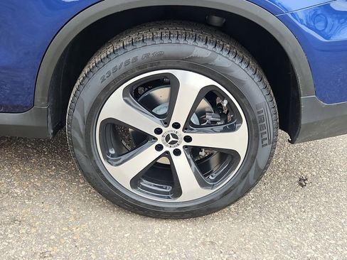 Used 2021 Mercedes-Benz GLC 300 4MATIC image 8