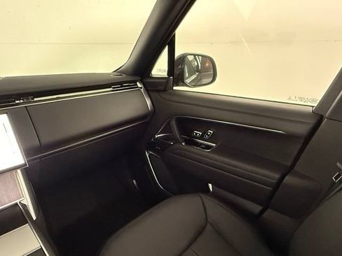 Used 2024 Land Rover Range Rover SE AWD/4WD image 18