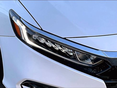 Used 2018 Honda Accord EX image 27