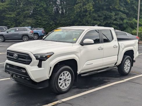 Used 2025 Toyota Tacoma SR5 RWD image 3