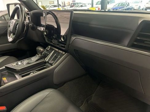 Used 2024 Lexus GX 550 AWD/4WD image 25