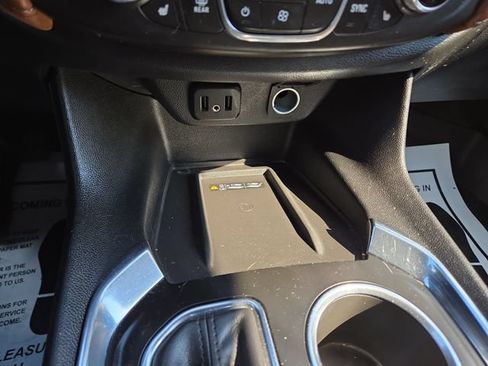 Used 2019 Chevrolet Traverse High Country AWD/4WD image 23