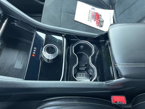 Used 2023 Jeep Grand Cherokee L Laredo image 30