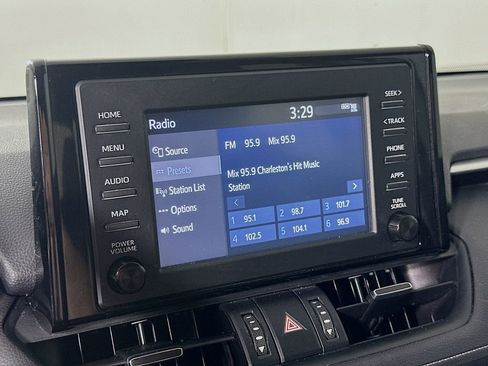 Used 2019 Toyota RAV4 XLE Premium image 27