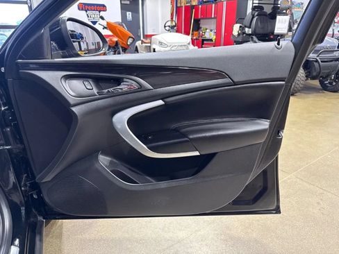 Used 2017 Buick Regal Sport Touring FWD image 27