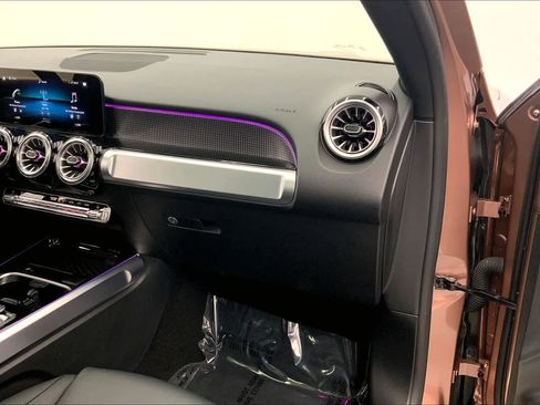 Certified 2023 Mercedes-Benz GLB 250 image 27
