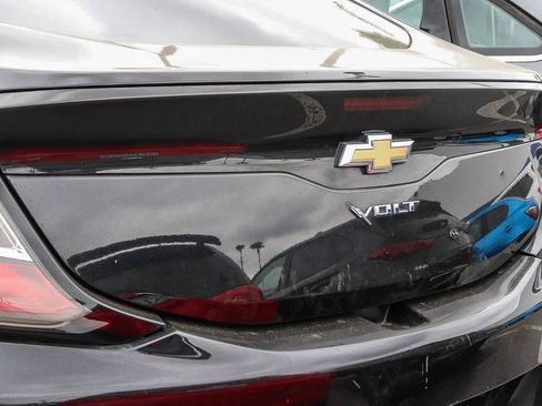 Used 2016 Chevrolet Volt LT w/ Comfort Package FWD image 12