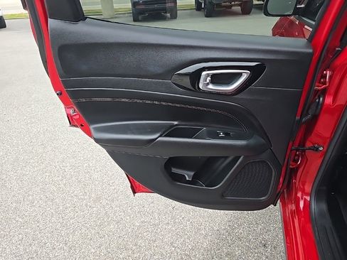 Certified 2022 Jeep Compass Limited image 15