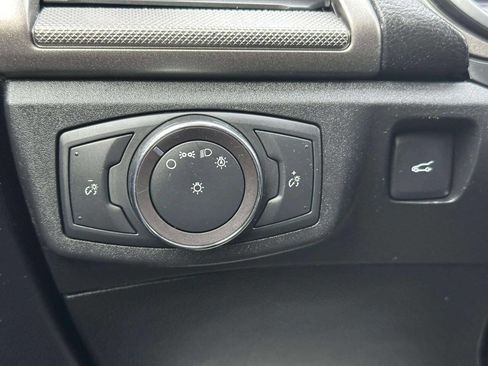 Used 2019 Ford Fusion SE FWD image 30