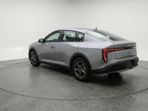 Used 2025 Kia K4 FWD image 6