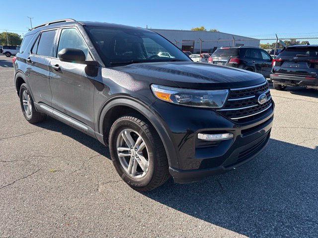 Used 2022 Ford Explorer XLT w/ Equipment Group 202A AWD/4WD image 5