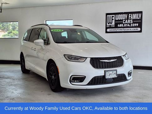 Used 2022 Chrysler Pacifica Touring-L FWD image 1