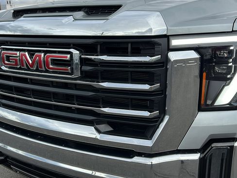 Certified 2024 GMC Sierra 2500 SLT w/ SLT Convenience Package AWD/4WD image 10